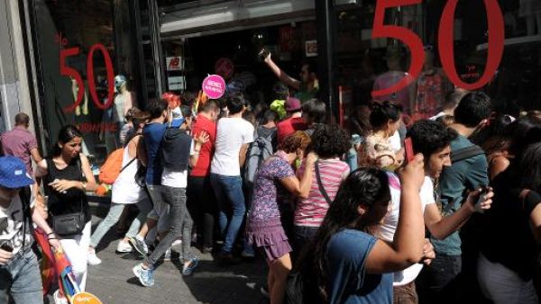 الشرطة التركية تقمع بعنف تظاهرة للمثليين في اسطنبول