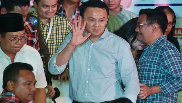 طالب المدعون بتعليق الحكم لمدة سنتين 
