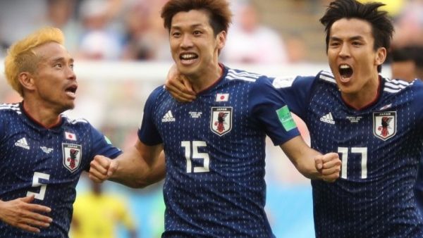 فرحة يابانية بالهدف الثاني