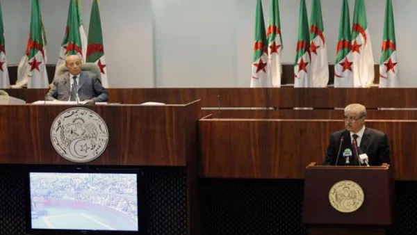 أكبر تكتل معارض يعتبر التعديل الدستوري مجازفة حقيقية في الجزائر
