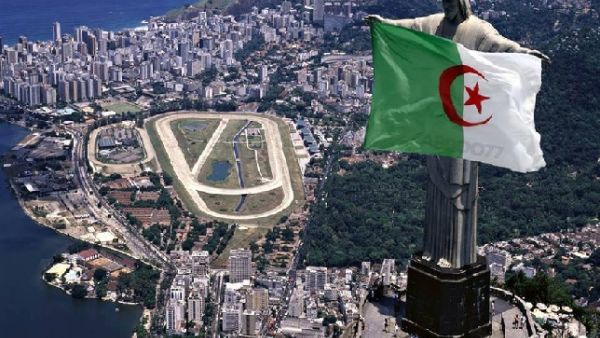 وزارة الأوقاف الجزائرية تؤكد الزامية صلاة الجمعة اول أيام العيد!