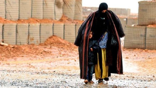 نازح بائس في مخيم الركبان