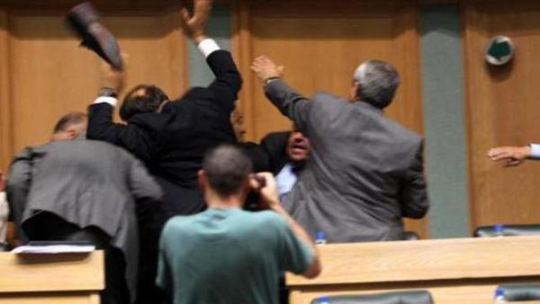 مشاجرة في جلسة برلمانية/ارشيف