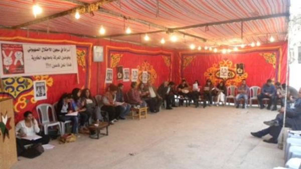 12 ناشطا في الأردن يواصلون إضرابهم المفتوح عن الطعام تضامنا مع الأسرى الفلسطينيين