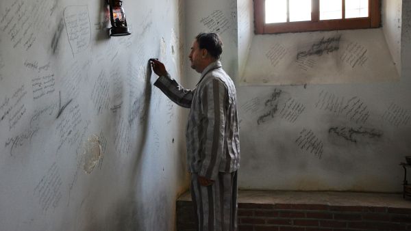 Image of “Symbolic Prison Cell” in Iran from Babak Farroki. (Flickr under CC By 2.0)
