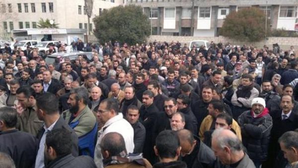معلمون اردنيون يعتصمون للمطالبة بحقوقهم بتحسين اوضاعهم المعيشية