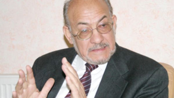 المراقب العام السابق الدكتور عبد المجيد الذنيبات