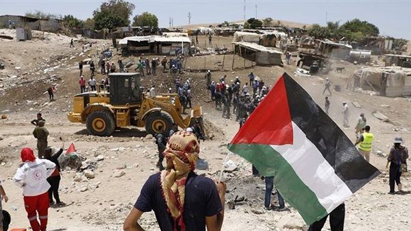 تستعد قوات الاحتلال الإسرائيلي لهدم قرية الخان الأحمر في الوقت الذي يصر فيه الناشطون على وقف هذه العملية