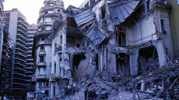 قتلى تفجير المركز اليهودي في بوينوس إيرس من ضمن الذين حكم لهم بالتعويضات - أرشيف