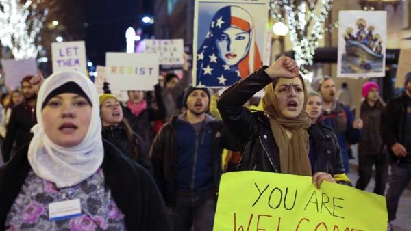 "أكبر" دعوى قضائية ضد الحظر على المسلمين