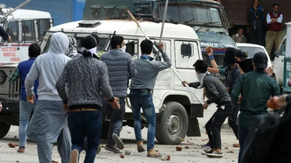 المتمردين كانوا يحتجزون 32 مدنيا و16 رجل شرطة