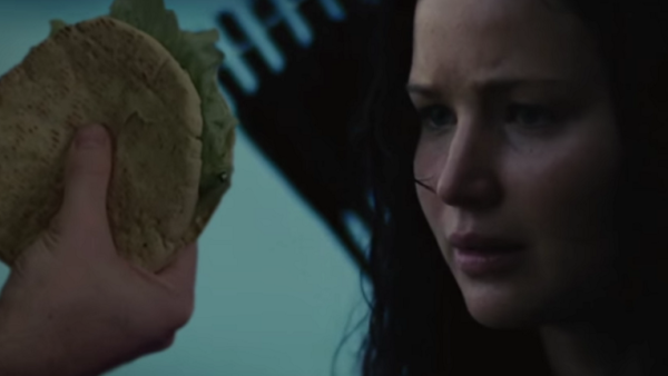 Step aside Peeta, Katniss has a new lover now. (Twitter)