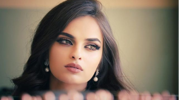 الفاشنيستا الأردنية كيناز