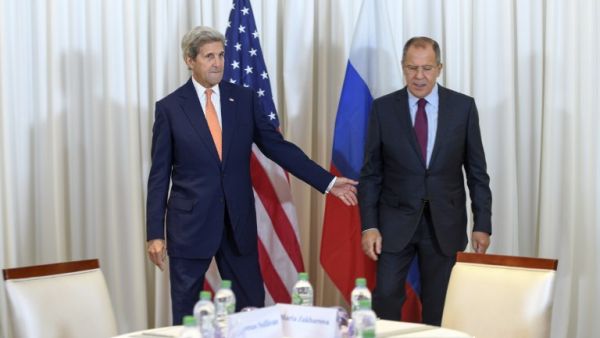 US Secretary of State John Kerry (L) and Russian Foreign Minister Sergei Lavrov met on August 26, 2016 in Geneva for an expected push towards resuming peace talks for war-ravaged Syria. (AFP/Martial Terzzini)