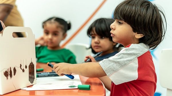 خلال الحدث