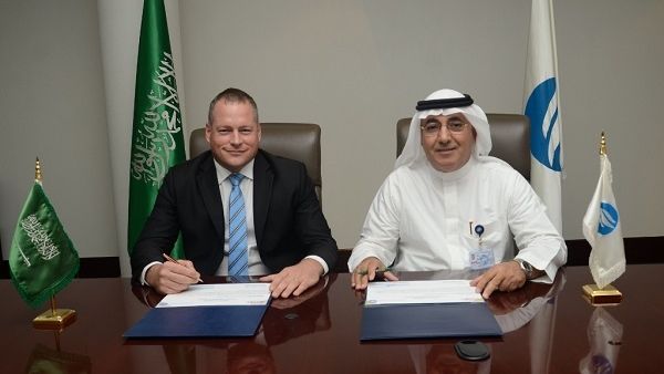Johan van der Westhuyzen, Regional director for DSS – Turkey, Middle East and Sub-Saharan Africa and His Excellency Ali Al-Hazmi, Governor of SWCC, during the signing ceremony Johan van der Westhuyzen, Regional director for DSS – Turkey, Middle East and Sub-Saharan Africa and His Excellency Ali Al-Hazmi, Governor of SWCC, during the signing ceremony