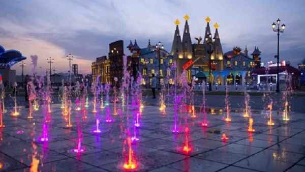 أعلنت القرية العالمية مؤخراً عن أجندة فعاليات ليلة رأس السنة والحافلة بالكثير من العروض الضخمة والفقرات الترفيهية والحفلات الموسيقية