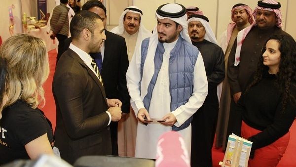 خلال الحدث