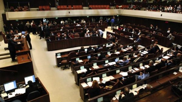 Knesset members pictured during the vote to dissolve the Knesset on December 3, 2014 in Jerusalem.(AFP/Thomas Coex)