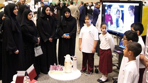 بثينة علي النعيمي، رئيس التعليم ما قبل الجامعي بمؤسسة قطر، و فوزية الخاطر، وكيل الوزارة المساعد للشؤون التعليمية بوزارة التعليم والتعليم العالي.