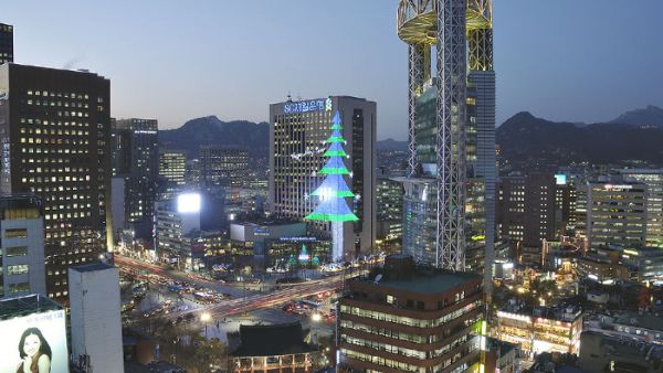  الحكومة ستبحث تقاسم تكلفة التخفيف المؤقت لأسعار الكهرباء