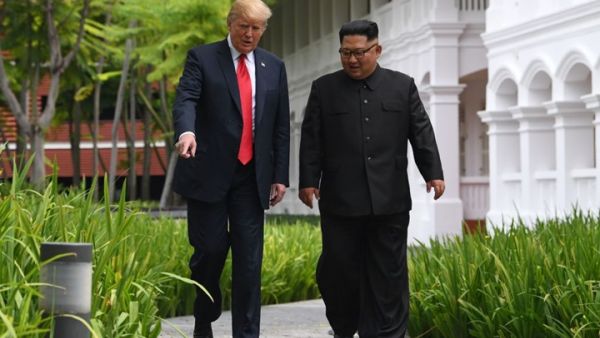 بنس يرجح اجتماع ترامب بكيم جونغ أون العام القادم
