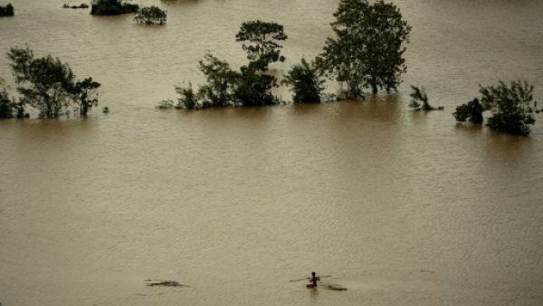 الاعصار كوبو يودي بحياة 16 شخصا في الفيليبين