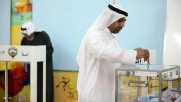 شراء الأصوات يطفو على سطح الانتخابات البرلمانية الكويتية
