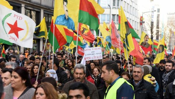 Some 15,000 people took part in a protest march in Dusseldorf, Germany, on December 26, 2015 to condemn the latest offensive by the Turkish army against Kurdish rebels in the country's southeast. (AFP/Caroline Seidel)
