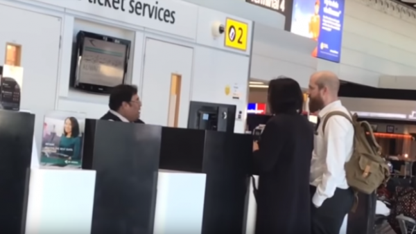 مشادة بين الاسرائيلية وموظف الخطوط الكويتية 