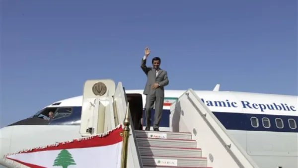 نجاد في مطار بيروت