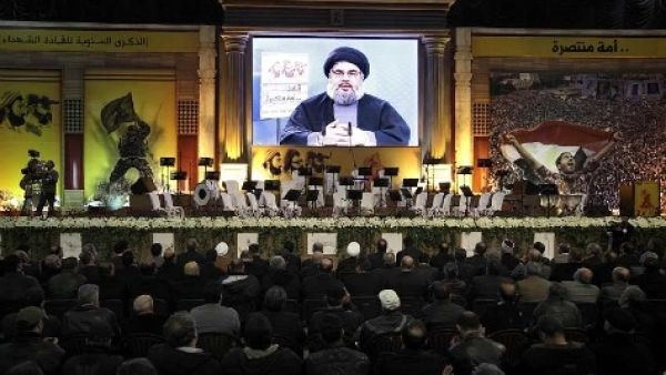 حسن نصر الله يلقي كلمته عبر شاشة عملاقة