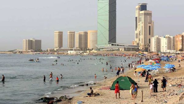 خمسة قتلى و25 جريحا بسقوط قذيفة على شاطئ في طرابلس
