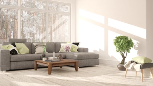 استخدام الطاولة الموجودة وسط هذه الغرفة بغرض الاحتفاظ بأغراض الغرفة الضروريّة استخدام الطاولة الموجودة وسط هذه الغرفة بغرض الاحتفاظ بأغراض الغرفة الضروريّة