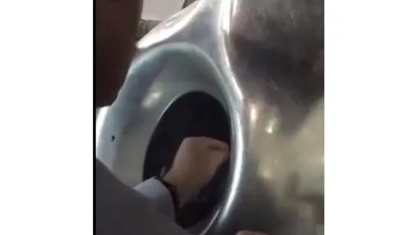 يظهر المقطع لحام إطار الحجر المتميز باللون الفضي اللامع 