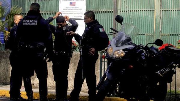 أعلنت السلطات المكسيكية فتح تحقيق في الحادث، دون أن تكشف عن مزيد من المعلومات