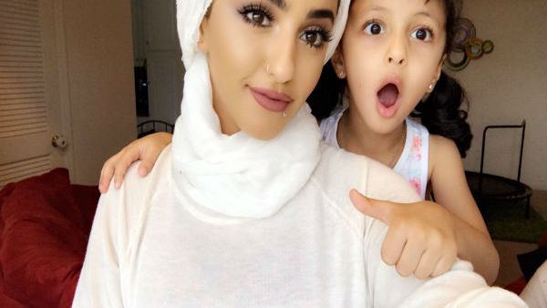 ملاك الحسيني وابنتها سافانا