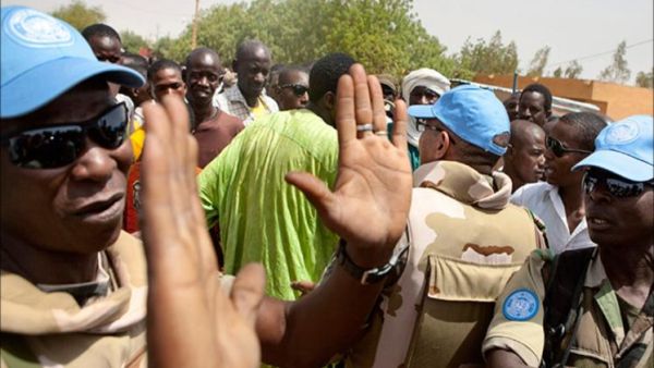 من أبرز المرشحين نائب الرئيس سيريل رامافوزا وهو زعيم نقابي سابق 