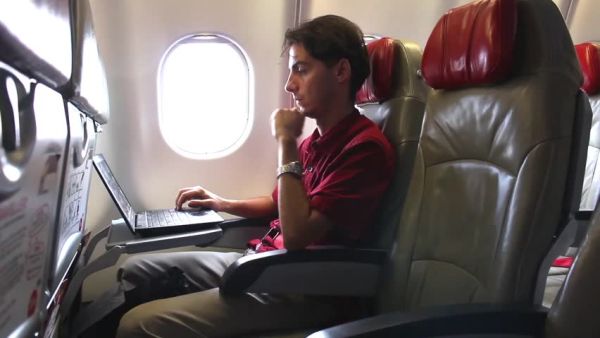 Can airplane wi-fi be hacked by passengers with malicious intent? (Shutterstock)