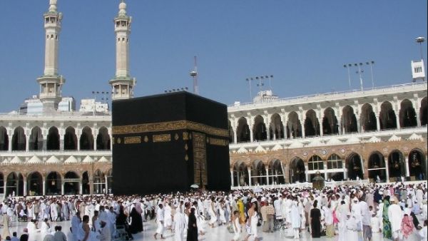 The two companies will develop residential and commercial areas around the Grand Mosque in Mecca and the Prophet’s Mosque in Medina. (File photo) The two companies will develop residential and commercial areas around the Grand Mosque in Mecca and the Prophet’s Mosque in Medina. (File photo)