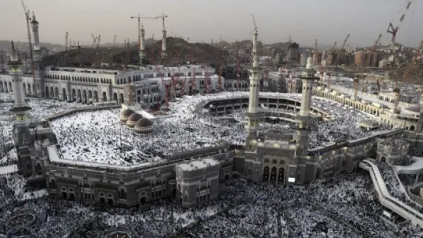 السعودية تلزم الحجاج ارتداء سوار إلكتروني يحدد بياناتهم ويرصد تحركاتهم
