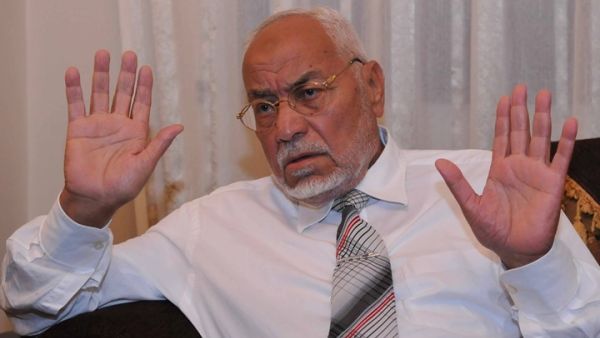 منظمة حقوقية: وفاة عاكف ترفع "قتلى الاحتجاز" إلى 617 مصريا
