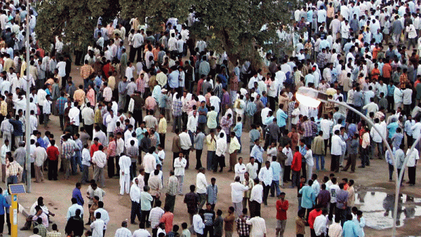 The closing session of the meeting included a brief presentation on the latest electronic ratification system on labour contracts The closing session of the meeting included a brief presentation on the latest electronic ratification system on labour contracts