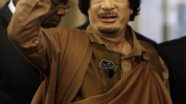 Gaddafi quashes people threats by threatening back