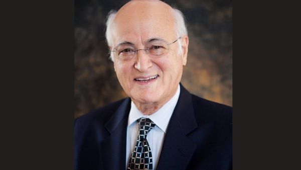 Steve Jobs’ Syrian father, Abdulfattah John Jandali, speaks up in an emotional account of his (non)relationship with boy
genius Mac-mastermind. The 80 year-old fears he will never communicate with his son, even from each's respective 'deathbed'.