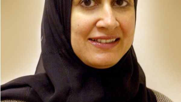 الدكتورة بهجت اليوسف، المدير المشارك في كلية دبي للطالبات