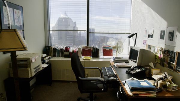 Women in Saudi Arabia are preferring an independent career life to a pampered dependent one through marrying rich.