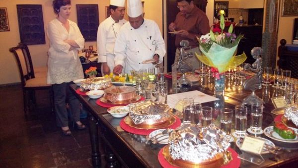 Image of a restaurant used for illustrative purposes)