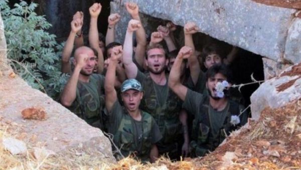 مقاتلون يتبعون للجيش السوري الحر