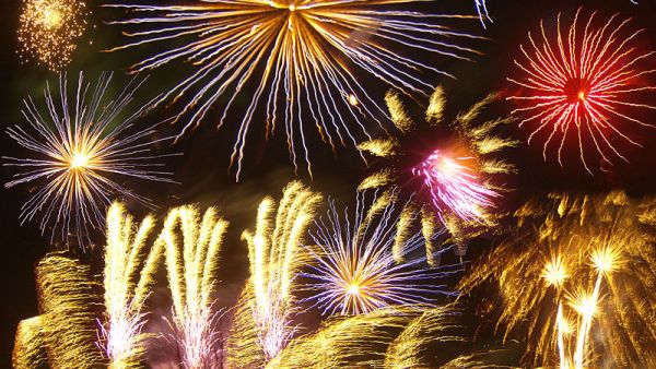 The festive display over The Palm and World Islands is set to last over an hour in attempt to beat previous fireworks record held by Kuwait. (Getty/File)